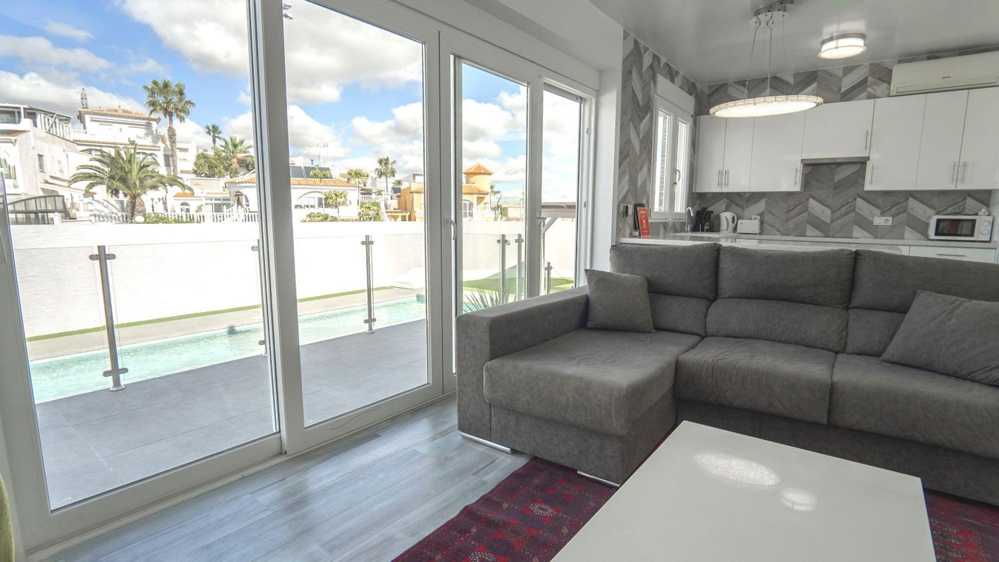Modern Detached 4 Bed 3 Bath Villa With Private Pool Close To All Amenities Villamartin  Luaran gambar