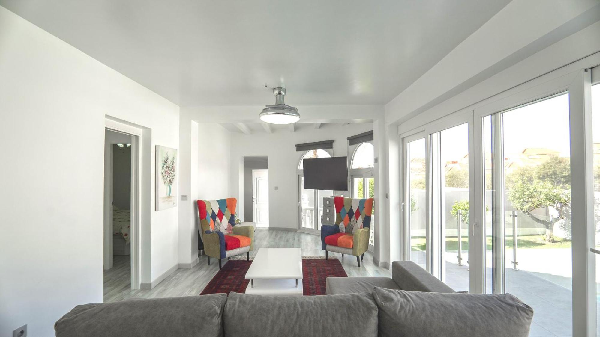 Modern Detached 4 Bed 3 Bath Villa With Private Pool Close To All Amenities Villamartin  Luaran gambar