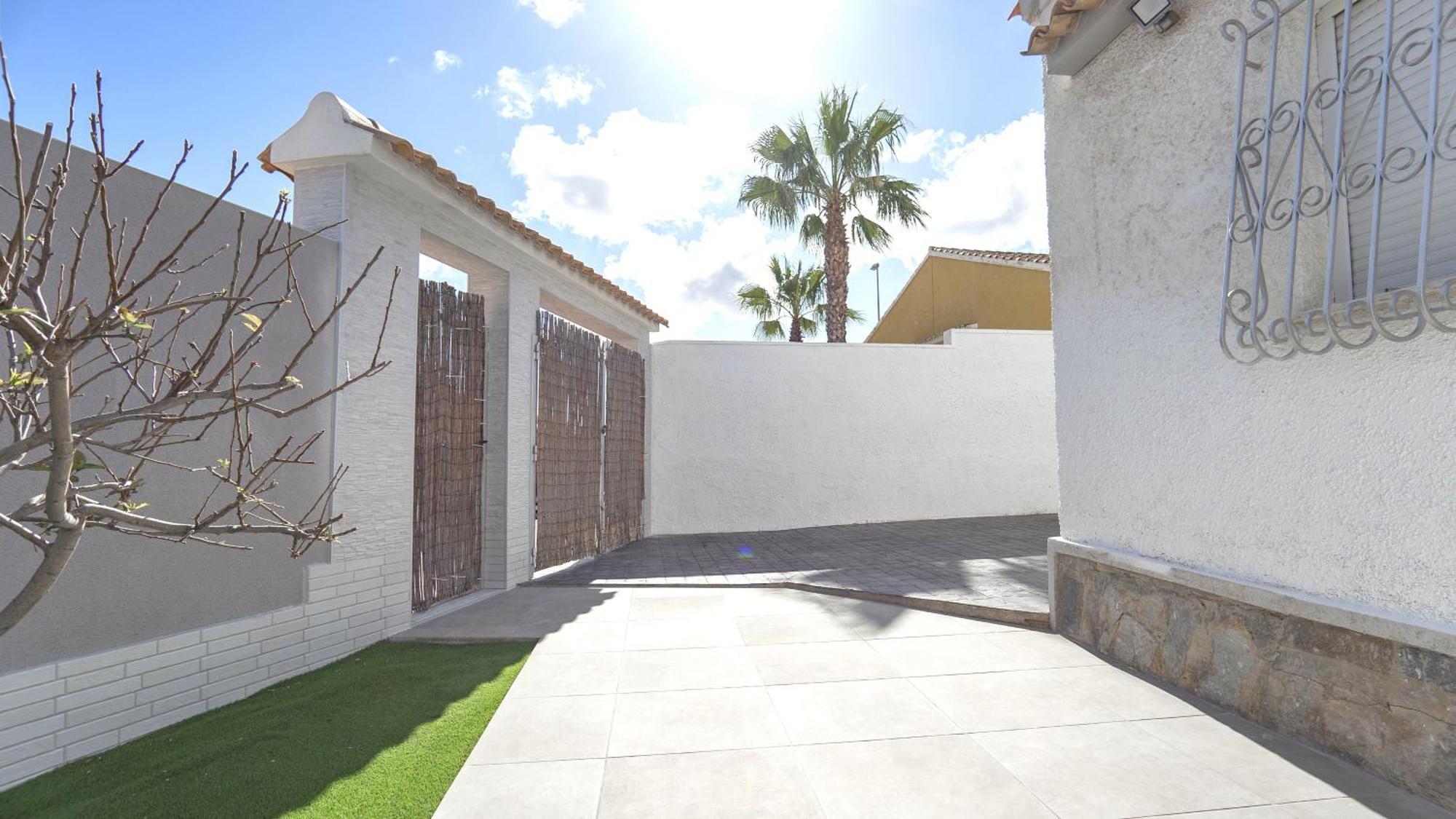 Modern Detached 4 Bed 3 Bath Villa With Private Pool Close To All Amenities Villamartin  Luaran gambar