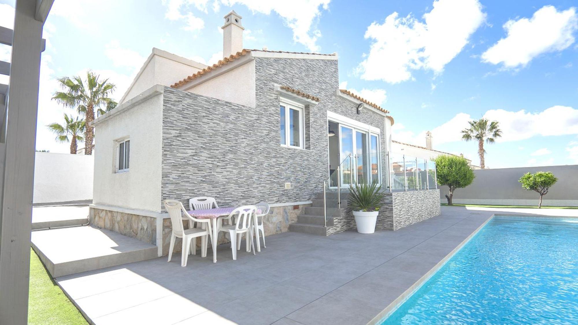 Modern Detached 4 Bed 3 Bath Villa With Private Pool Close To All Amenities Villamartin  Luaran gambar