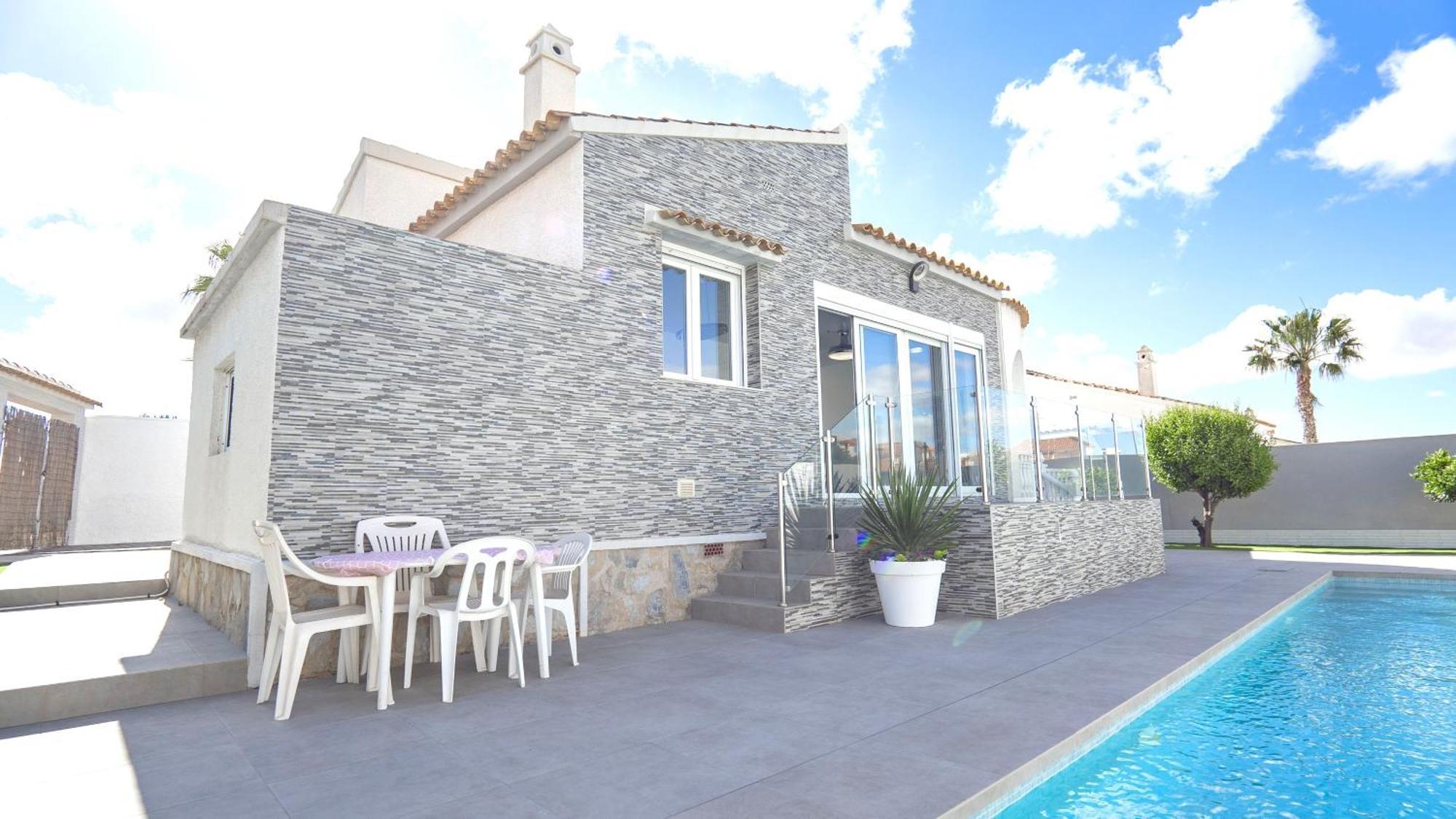 Modern Detached 4 Bed 3 Bath Villa With Private Pool Close To All Amenities Villamartin  Luaran gambar
