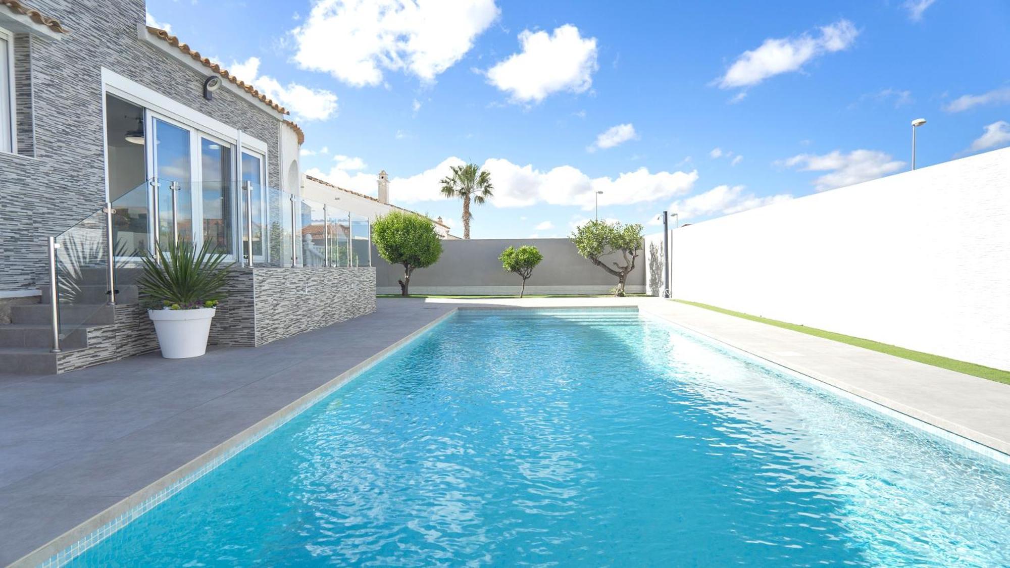 Modern Detached 4 Bed 3 Bath Villa With Private Pool Close To All Amenities Villamartin  Luaran gambar