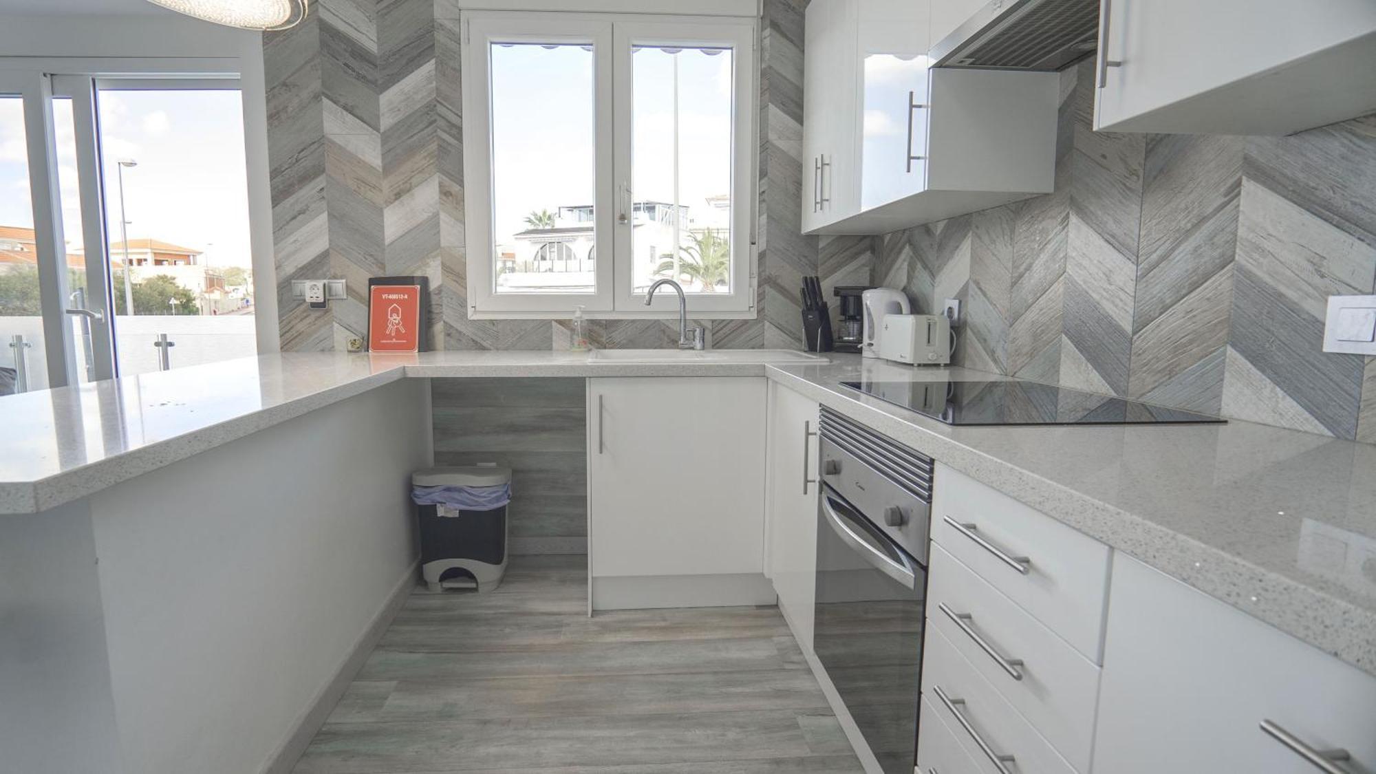 Modern Detached 4 Bed 3 Bath Villa With Private Pool Close To All Amenities Villamartin  Luaran gambar
