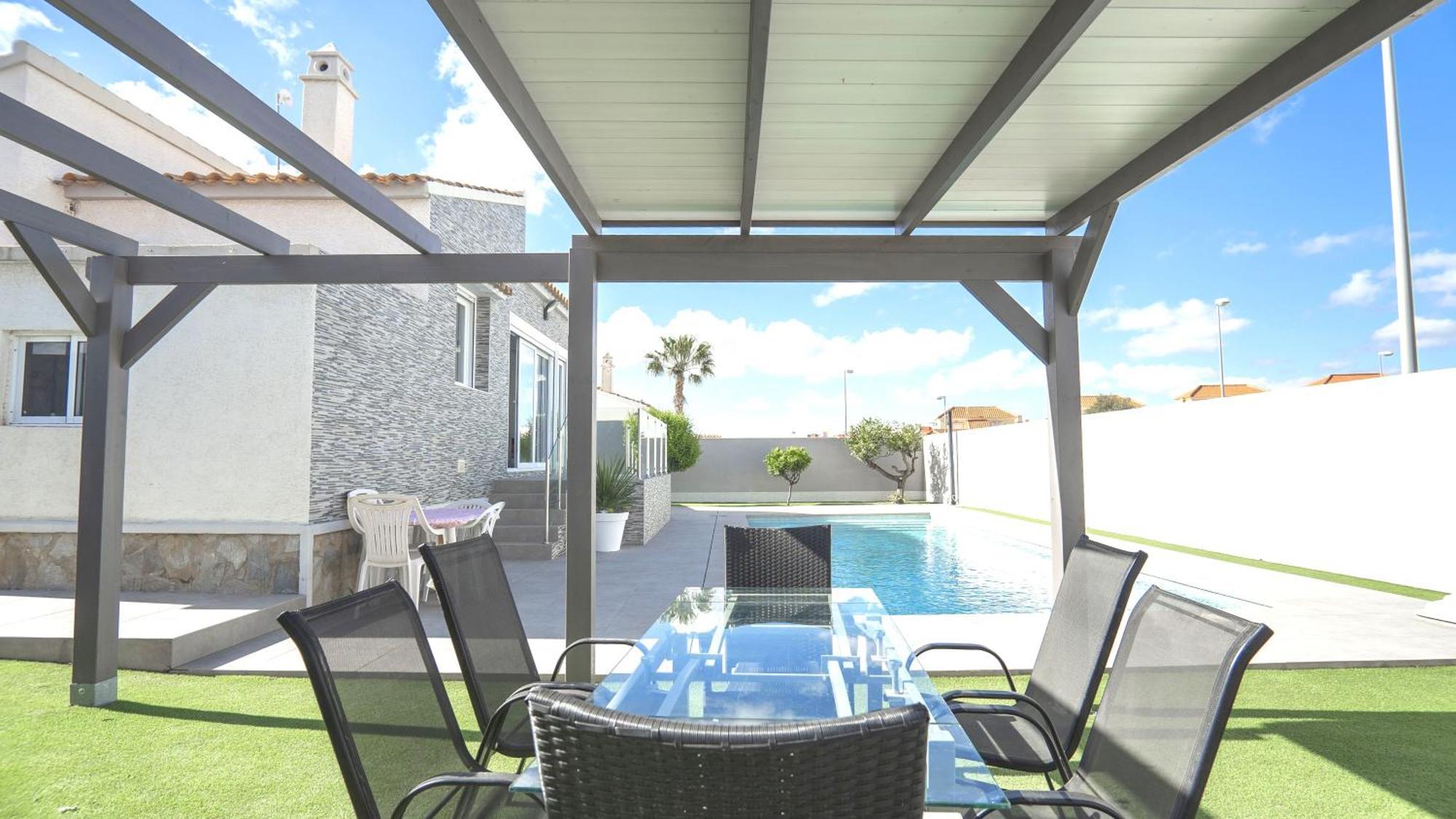 Modern Detached 4 Bed 3 Bath Villa With Private Pool Close To All Amenities Villamartin  Luaran gambar